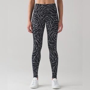 lululemon athletica Wunder Under 23”Rose Leggings Alpine White / Black Size 4